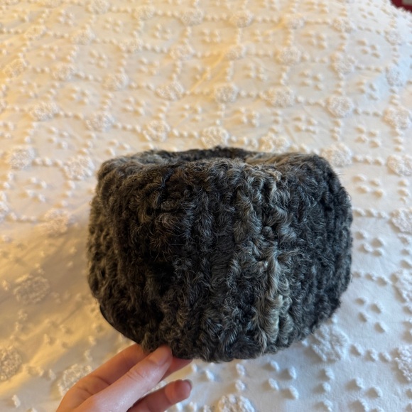 Cozy Gray Small fur cap. Vintage. - Picture 2 of 4